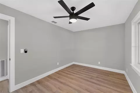 Bedroom - 1229 Oak Valley Dr, Seffner, FL 33584 photo 2 of 8