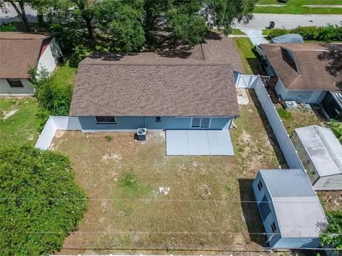 View/Area - 1229 Oak Valley Dr, Seffner, FL 33584 photo 2 of 18
