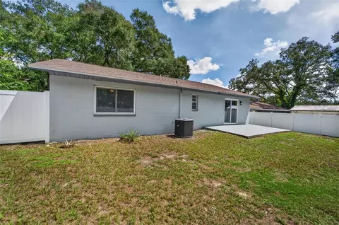 Exterior - 1229 Oak Valley Dr, Seffner, FL 33584 photo 14 of 17