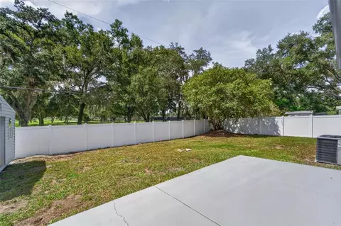 Exterior - 1229 Oak Valley Dr, Seffner, FL 33584 photo 12 of 17