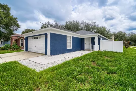 Exterior - 701 Periwinkle Pointe Pl, Seffner, FL 33584 photo 3 of 5