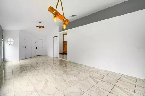 Living - 701 Periwinkle Pointe Pl, Seffner, FL 33584 photo 3 of 8