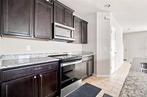 Kitchen - 4755 Somerset Hill Ln, Riverview, FL 33578 photo 2 of 6