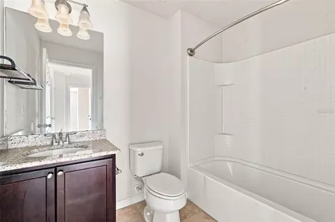 Bath - 4755 Somerset Hill Ln, Riverview, FL 33578 photo 1 of 2