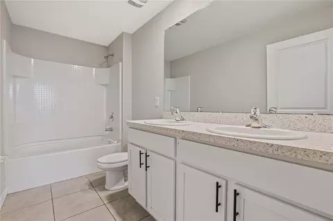 Bath - 11722 White Willow Ln, Riverview, FL 33569 photo 3 of 3