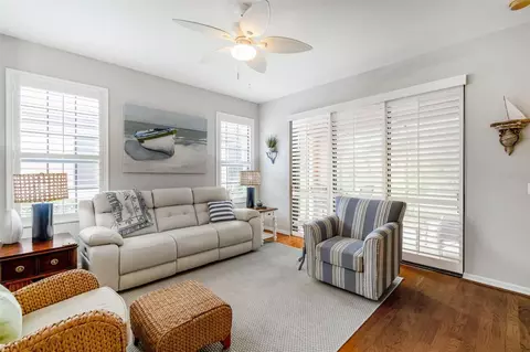 Living - 161 Shell Falls Dr, Apollo Beach, FL 33572 photo 2 of 3