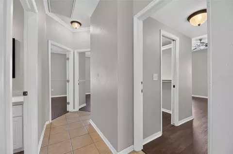 Entry Way - 24519 Breezy Oak Ct, Lutz, FL 33559 photo 3 of 3