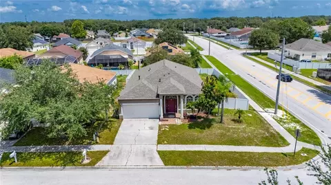 View/Area - 24519 Breezy Oak Ct, Lutz, FL 33559 photo 3 of 8