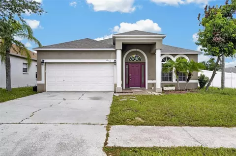 Exterior - 24519 Breezy Oak Ct, Lutz, FL 33559 photo 2 of 8