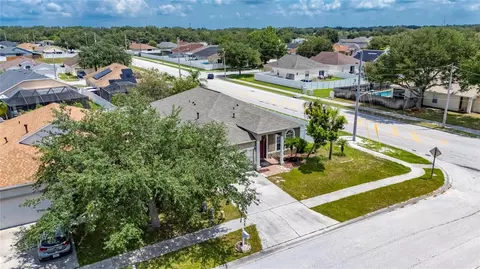 View/Area - 24519 Breezy Oak Ct, Lutz, FL 33559 photo 4 of 8