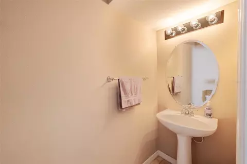 Bath - 6717 Eagle Feather Dr, Riverview, FL 33578 photo 1 of 3