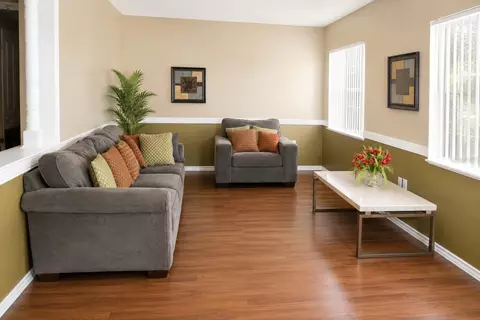 Living - 655 Pinecrest Dr, Bartow, FL 33830 photo 2 of 2