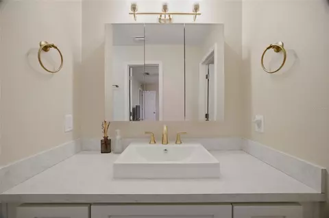 Bath - 2971 Forest Cir, Seffner, FL 33584 photo 2 of 5