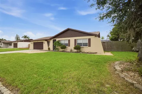 Exterior - 2971 Forest Cir, Seffner, FL 33584 photo 3 of 11