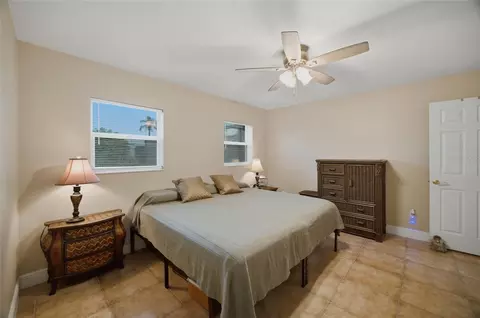 Bedroom - 2971 Forest Cir, Seffner, FL 33584 photo 1 of 7