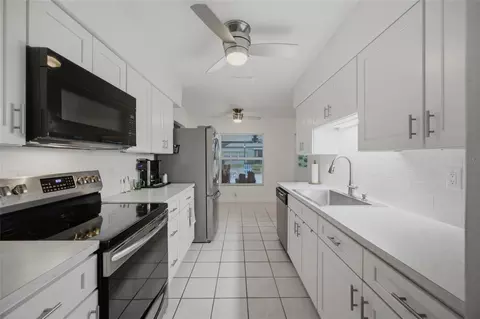 Kitchen - 2971 Forest Cir, Seffner, FL 33584 photo 2 of 3