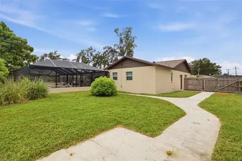 Exterior - 2971 Forest Cir, Seffner, FL 33584 photo 11 of 11