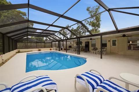 Exterior - 2971 Forest Cir, Seffner, FL 33584 photo 8 of 11