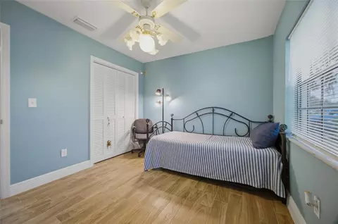 Bedroom - 2971 Forest Cir, Seffner, FL 33584 photo 5 of 7