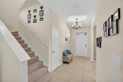 Entry Way - 8435 Hunters Fork Loop, Ruskin, FL 33573 photo 3 of 5