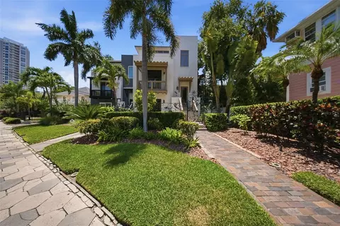 650 Beach Dr NE, Saint Petersburg, FL 33701