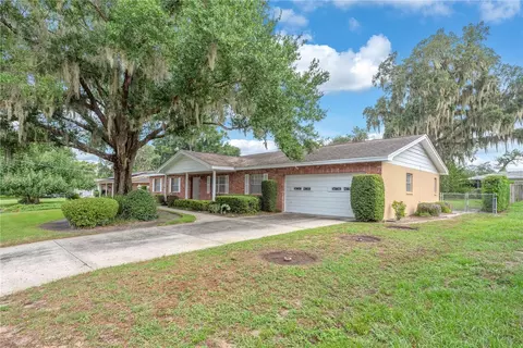 Exterior - 110 Ashbrook Dr, Brandon, FL 33511 photo 2 of 14