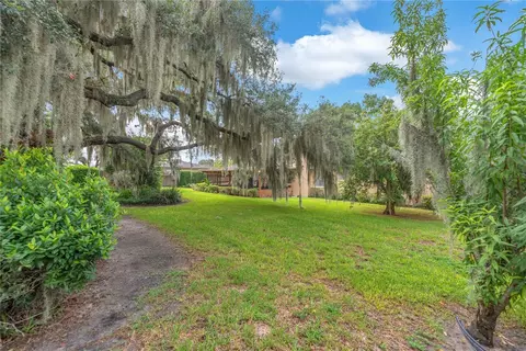 Exterior - 110 Ashbrook Dr, Brandon, FL 33511 photo 7 of 14