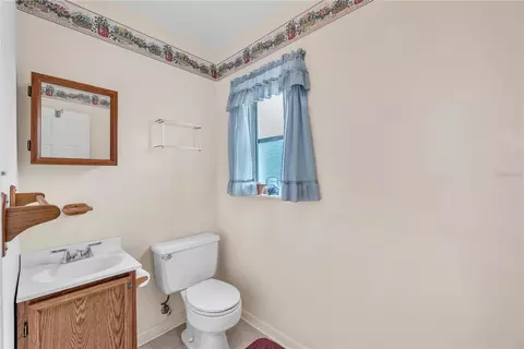 Bath - 110 Ashbrook Dr, Brandon, FL 33511 photo 3 of 3