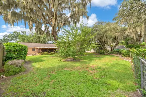 Exterior - 110 Ashbrook Dr, Brandon, FL 33511 photo 12 of 14