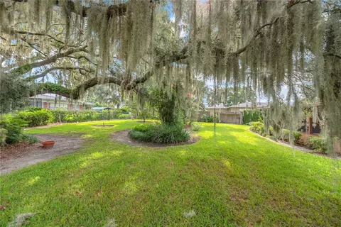 Exterior - 110 Ashbrook Dr, Brandon, FL 33511 photo 8 of 14