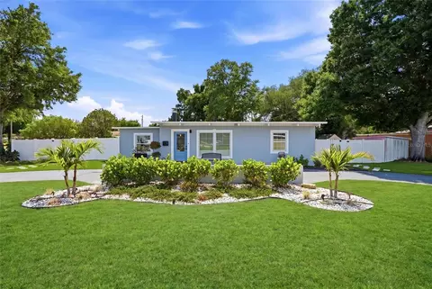 1143 Meadowlawn Dr N, Saint Petersburg, FL 33702