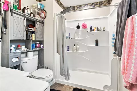 Bath - 7059 Juniper Ave, Webster, FL 33597 photo 1 of 2