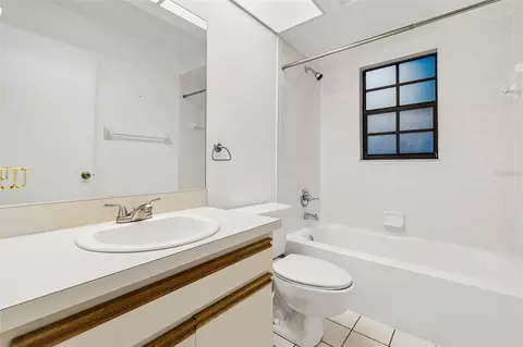 Bath - 11301 Maybrook Ave, Riverview, FL 33569 photo 1 of 3