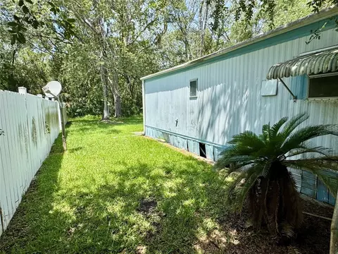 Exterior - 3405 Fremont Ln, Spring Hill, FL 34607 photo 15 of 21
