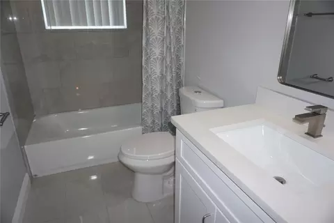 Bath - 12572 Tree St, Largo, FL 33773 photo 3 of 3