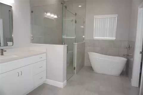Bath - 12572 Tree St, Largo, FL 33773 photo 1 of 3