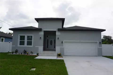 Exterior - 12572 Tree St, Largo, FL 33773 photo 3 of 7