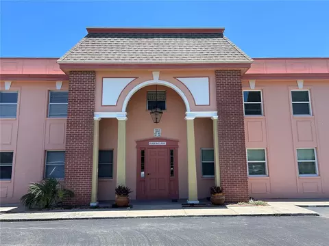 7011 Place De La Paix #1A, Saint Petersburg, FL 33707
