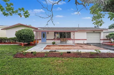 6026 44th Ave N, Kenneth City, FL 33709