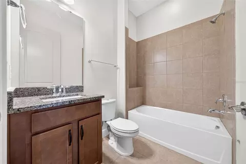 Bath - 2286 Datura Loop, Saint Cloud, FL 34772 photo 3 of 4