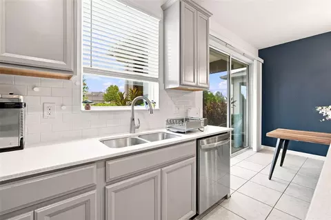 Kitchen - 6252 Camino Dr, Apollo Beach, FL 33572 photo 3 of 4