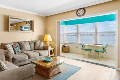 5020 Brittany Dr S #118, Saint Petersburg, FL 33715