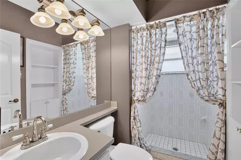 Bath - 22523 Willow Lakes Dr, Lutz, FL 33549 photo 5 of 5