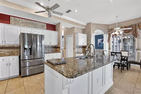 Kitchen - 22523 Willow Lakes Dr, Lutz, FL 33549 photo 3 of 4