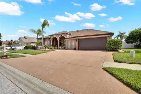 Exterior - 22523 Willow Lakes Dr, Lutz, FL 33549 photo 2 of 18