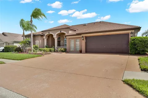 Exterior - 22523 Willow Lakes Dr, Lutz, FL 33549 photo 4 of 18