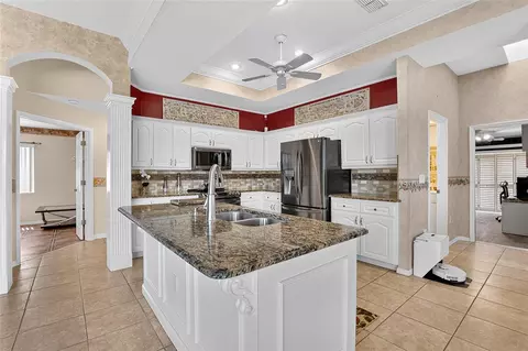 Kitchen - 22523 Willow Lakes Dr, Lutz, FL 33549 photo 2 of 4