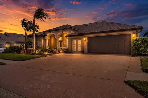 Exterior - 22523 Willow Lakes Dr, Lutz, FL 33549 photo 3 of 18