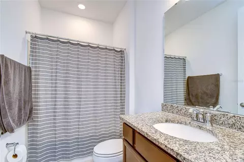 Bath - 13857 Sharp Hawk Dr, Riverview, FL 33569 photo 2 of 4