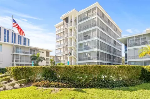 1012 N Shore Dr NE #14, Saint Petersburg, FL 33701